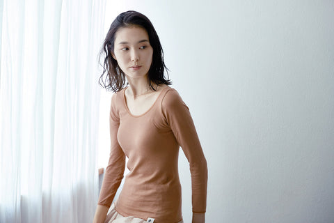 大人の肌に優しい選択！ 季節の変わり目の、肌ケアインナー